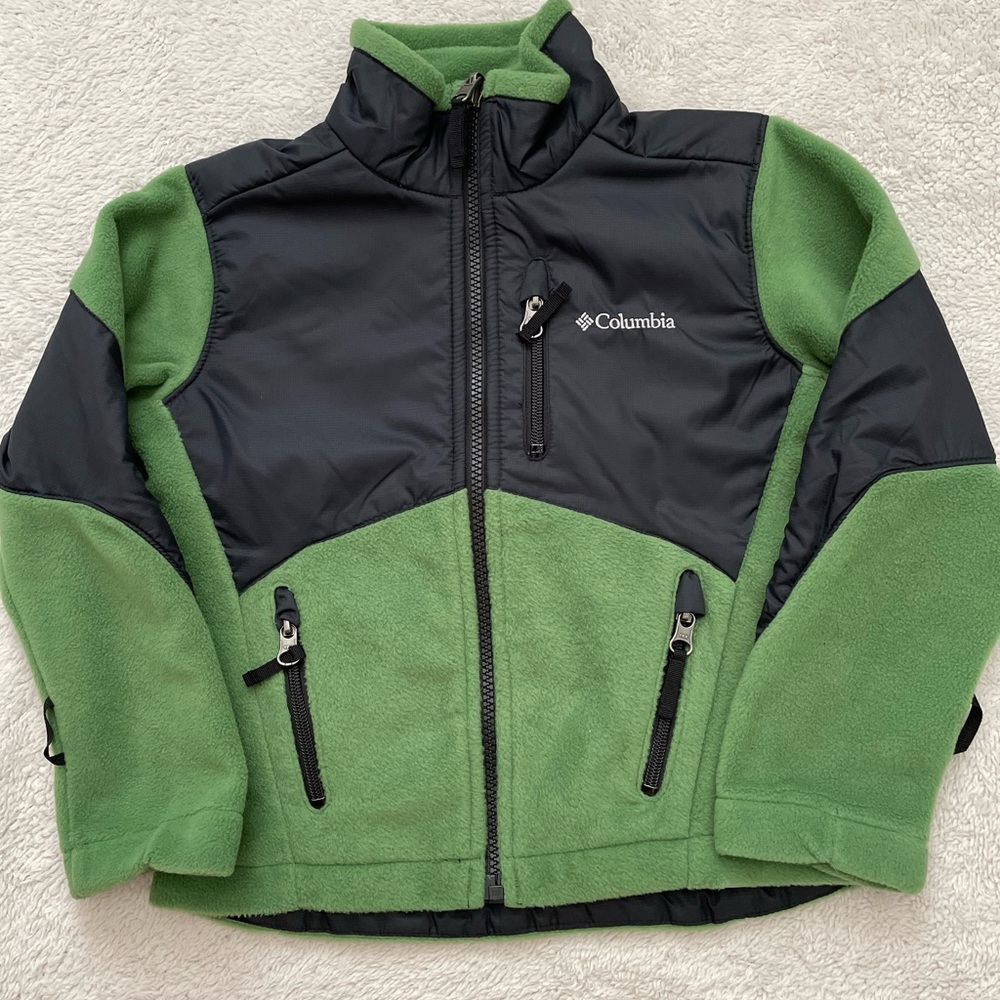 Columbia Two-Tone Fleece Kid’s Jacket in Black and Green NWOT